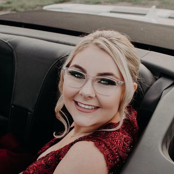 Meet your Posher, Nikita - Picture 1 of 1